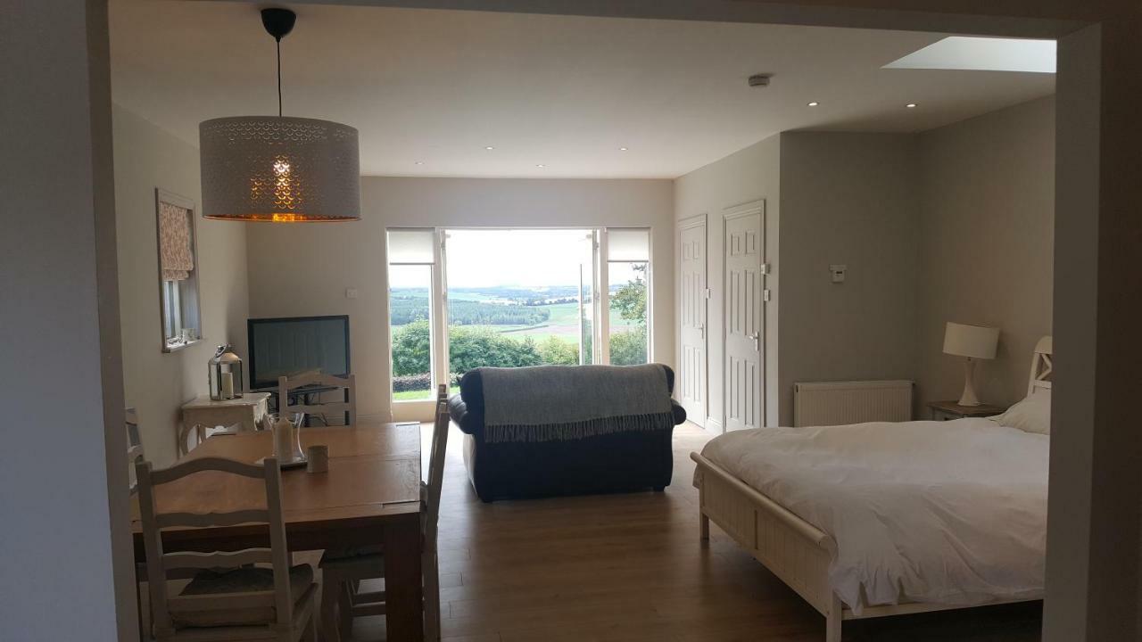 Ballinacarrick Apartment Ballynacarrick Upper ภายนอก รูปภาพ